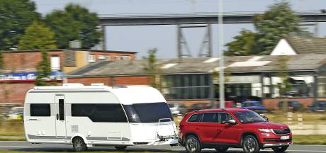 zo lang mag je caravan of camper voor de deur geparkeerd staan auto gelderlander nl