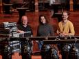 Frans Manders, Mirjam Radstake en Meindert Bussink (vlnr.) tussen de lege bierbekers in de Buitensoos. Dit weekend was de aftrap voor het nieuwe poppodium in Zutphen.
