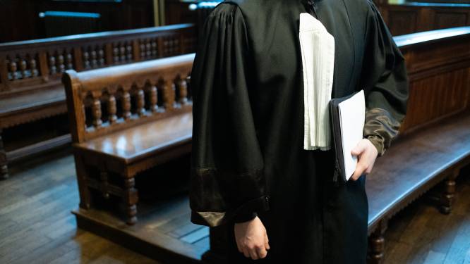 Man (40) die stuk pizza in gezicht van ex uitsmeerde, krijgt 6 maanden met uitstel