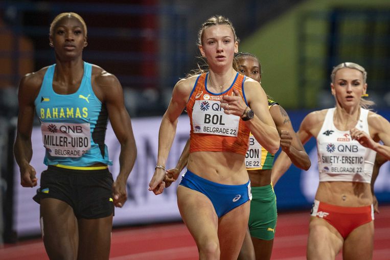 Femke Bol in actie op de finale 400 meter tijdens de tweede dag van het WK Indoor atletiek. Beeld ANP