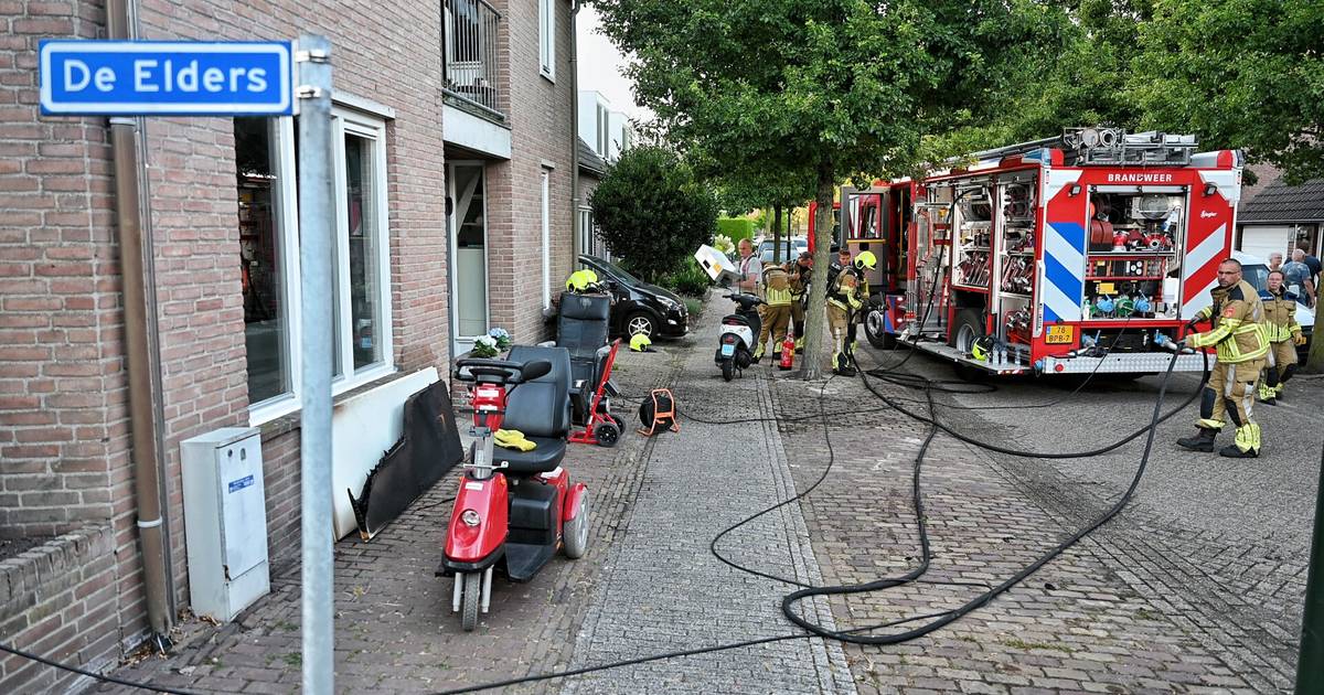 Woning onbewoonbaar door grote brand in appartementencomplex Diessen