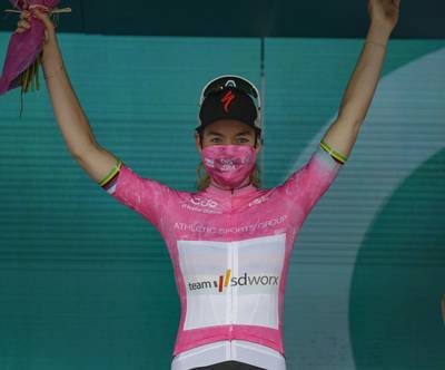KOERS KORT. Anna van der Breggen slaat dubbelslag in Ronde van Italië voor vrouwen