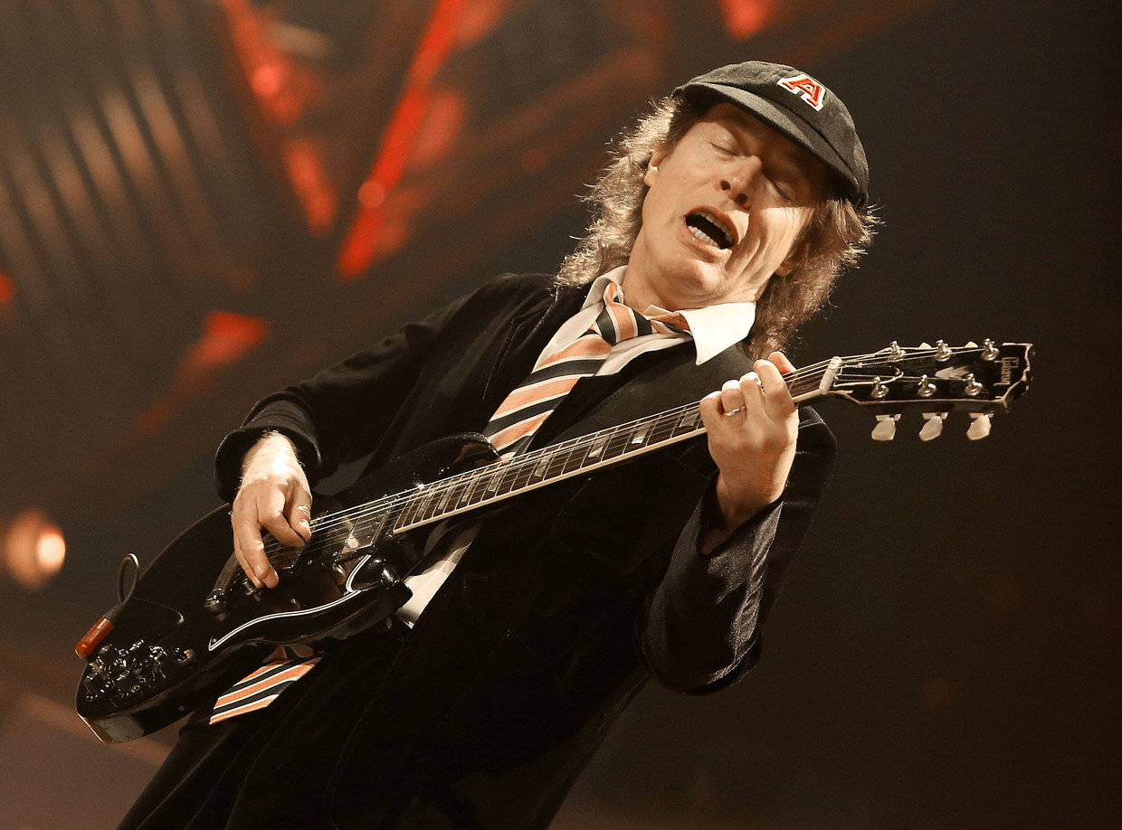 Angus Young Beeld x