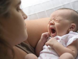 Depressieve mama maakt baby vaker onnodig wakker