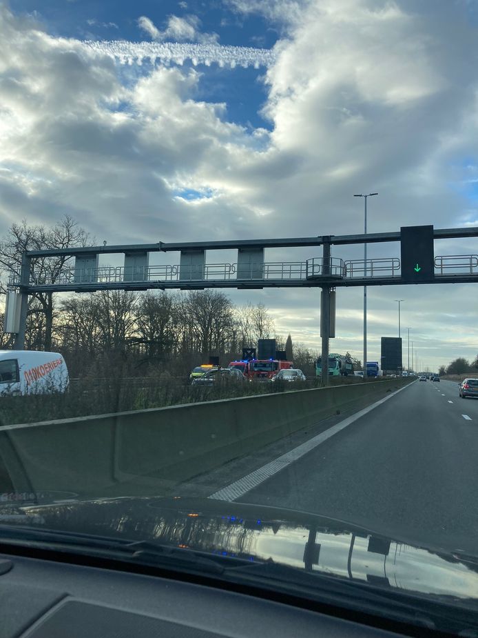 30 minuten file op E17 richting Gent door defecte auto in Zwijnaarde