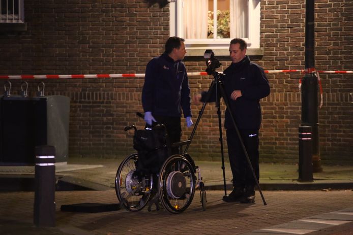 Vrouw in rolstoel overvallen door man met mes in Den Bosch