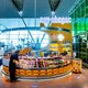 Beperkte openingstijden? Niet voor winkels achter de douane op Schiphol, tot onvrede van medewerkers