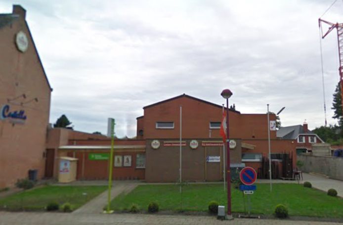 De voorstelling gaat door in de parochiezaal van Hulshout.