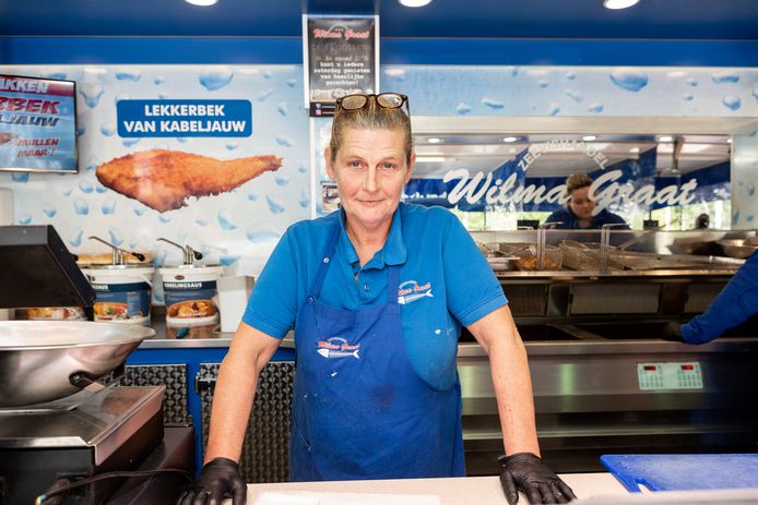 Wilma Graat in haar viskraam in Nijmegen.