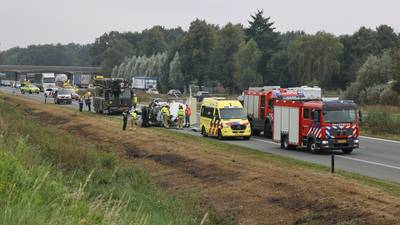 Ernstig ongeval op A50 tussen bij Herpen met hijskraan van Defensie zorgde voor urenlange afsluiting