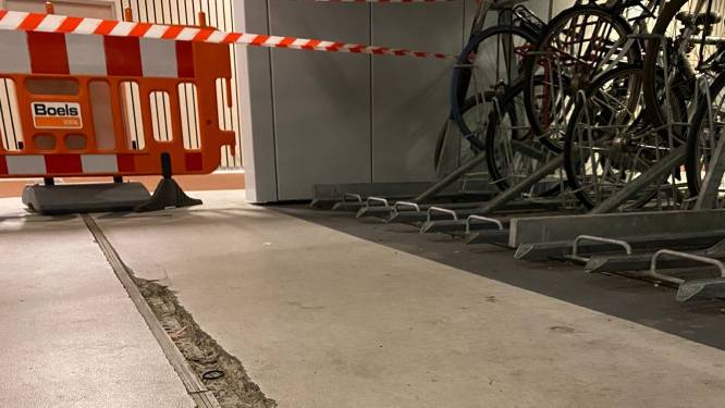 Herstel van enorme scheuren in fietsenstalling Utrecht CS komen voor rekening architect