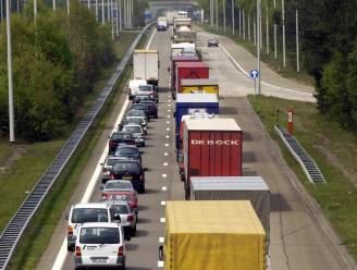 E314 richting Lummen afgesloten na ongeval met meerdere voertuigen ter hoogte van Genk-Oost 