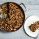 Aardappelgratin à la Ottolenghi: frisser dan ooit dankzij een vergeten bladgroente