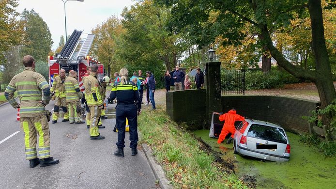 Het ongeval gebeurde op de Straatweg in Breukelen.