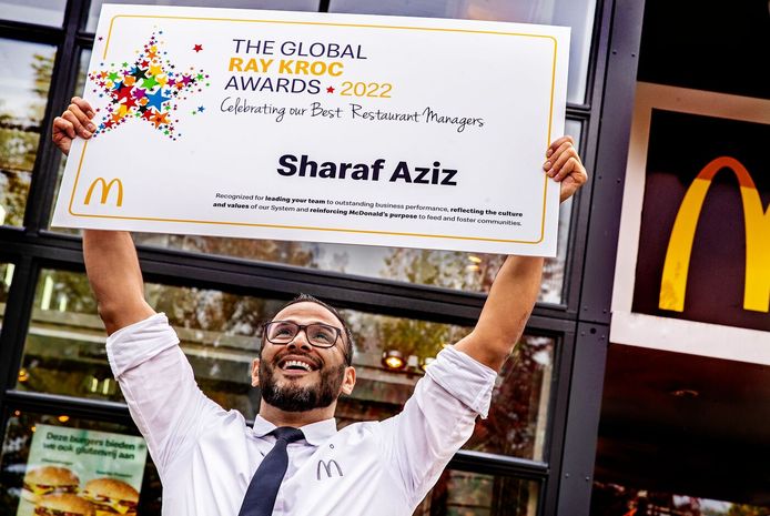 Sharaf Aziz, restaurantmanager van McDonald’s restaurant Den Haag Escamplaan.