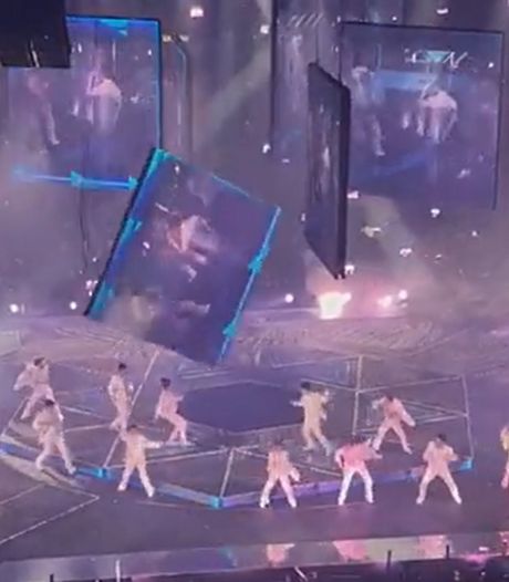 Un écran géant tombe sur scène en plein concert et écrase deux danseurs