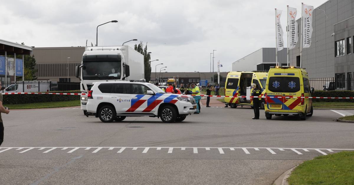 Fietser ernstig gewond bij aanrijding met vrachtwagen in Oud Gastel
