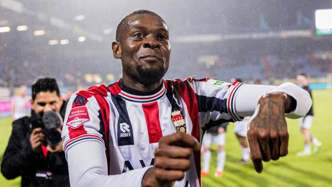 Willem II-aanvaller Bokila minutenlang toegezongen door fans: 'Mooi om te zien hoe supporters je kunnen waarderen’