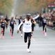 Kipchoge doorbreekt magische grens van 2 uur