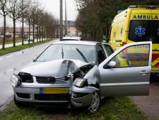 Automobilist lichtgewond door ongeluk in Tilburg