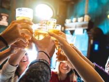 Burgemeester dreigt Doetinchemse cafés te sluiten die coronaregels aan laars lappen