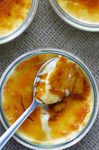 Hoe krijg je die perfecte ‘krak’ bij de crème brûlée? En hoe zorg je voor de ideale pudding? Chef Jürgen Van Riet deelt zijn ultieme tips