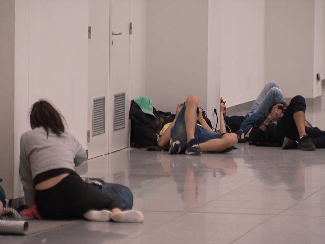 Gestrande passagiers overnachten op Brussels Airport. Wat is situatie vanochtend op luchthaven?
