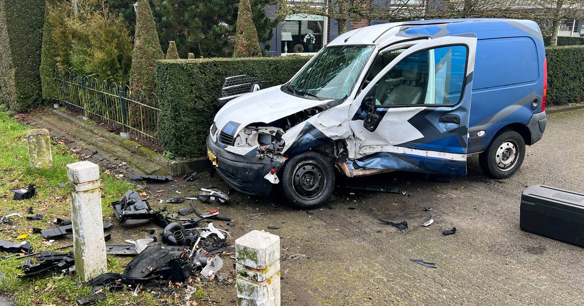 Ernstig ongeval op de A1 bij Barneveld, automobilist gewond naar het ziekenhuis.