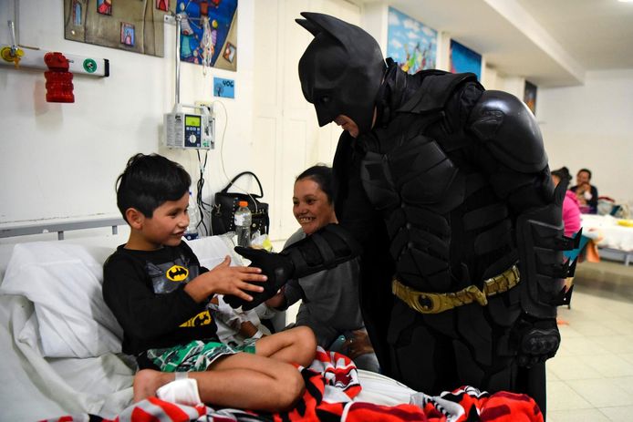 Archiefbeeld. Batman in actie in het kinderziekenhuis van La Plata in 2017.