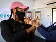 Une femme reçoit le vaccin de Johnson et Johnson à Houghton, Johannesburg, Afrique du Sud, le 20 août 2021.