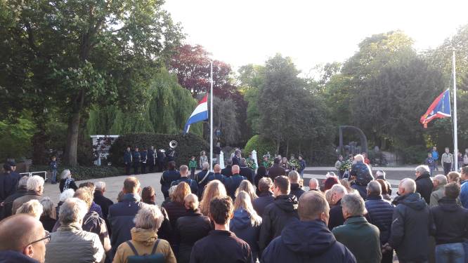 Nieuwe namen oorlogsslachtoffers op monument aan Bossche Poort Zaltbommel