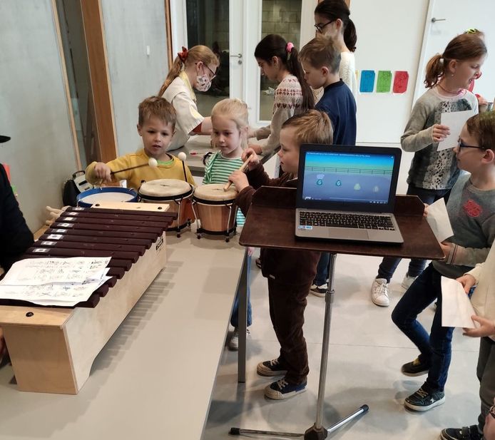 De Beroepenbeurs in basisschool Heilige Familie in Izegem.