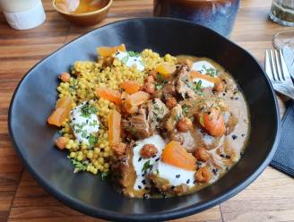 RESTOTIP. Eetcafé De Pavo: “Nieuwkerken ontdekken op het bord en vanuit het raam”