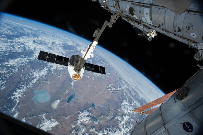 De Verenigde Staten zijn met jaarlijkse bijdragen van 3 tot 4 miljard dollar de grootste geldschieter van het ruimtestation ISS.