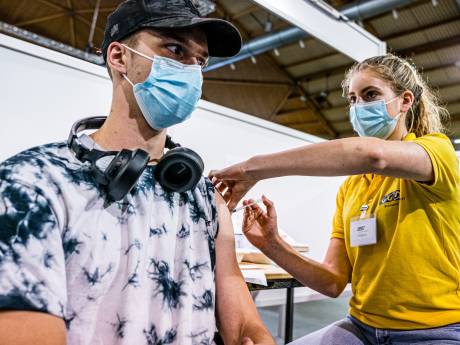 Gezondheidsraad vindt booster jongeren onnodig: wintersport op de helling?