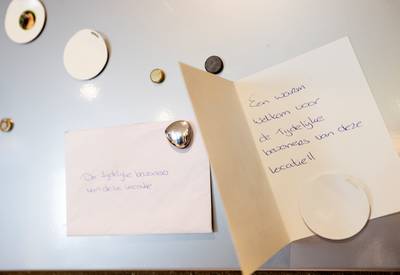 Op zoek naar vrede en veiligheid trekken Achmed, Abdel en Prince vanuit Bakel maar weer rond