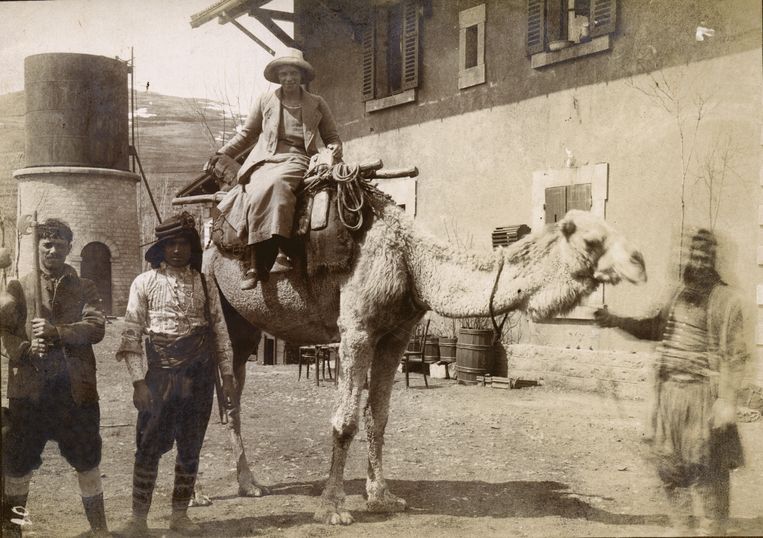 Marie op een kameel. Beeld De wereldwandelaars