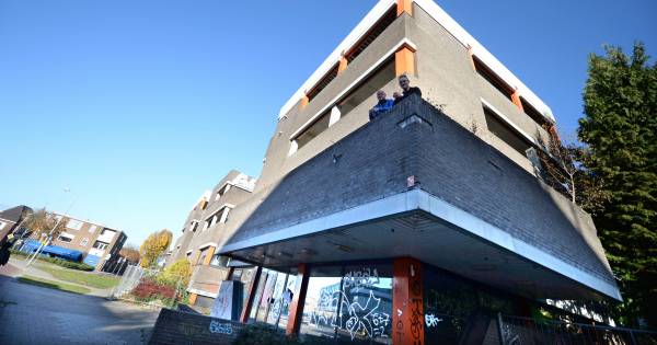 Monument Vuurwerkramp Weg Bij Oude Arke Pand In Enschede Enschede Tubantia Nl