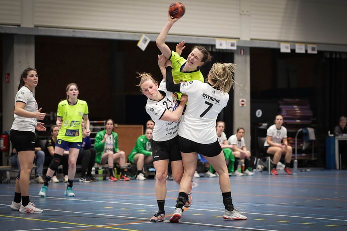 Negen Onophoudelijk Beroep Estelle Ghijsens en Handbal Sint-Truiden spelen bekerfinale van België: “We  zijn uiteraard blij, maar we willen dit seizoen prijzen pakken” | Sport in  de buurt | hln.be