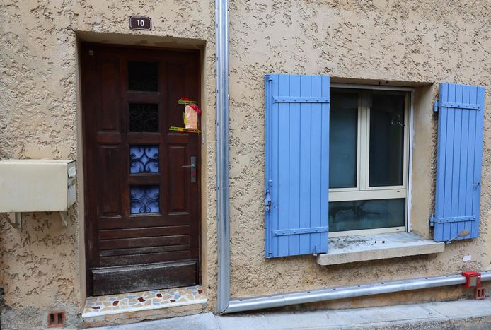De babylijkjes werden gevonden in deze woning in de rue de Barry in de Franse gemeente Bédoin.