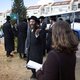 Ultraorthodoxe joden bekogelen vrouw met stenen