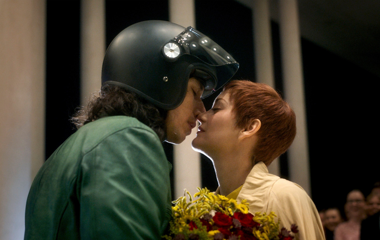 Marion Cotillard in ‘Annette’ met Adam Driver. Beeld ISOPIX