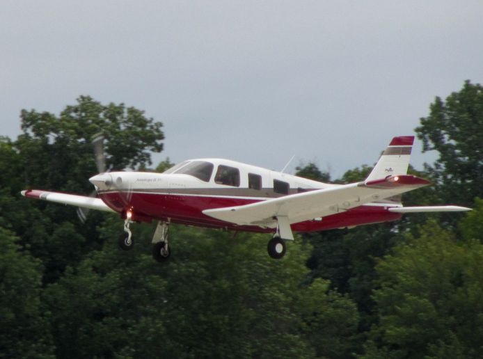 Het vliegtuigje was naar verluidt een Piper PA-32.