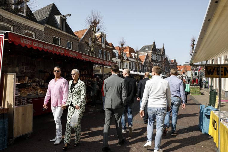 De markt in Weesp. Beeld Sophie Saddington