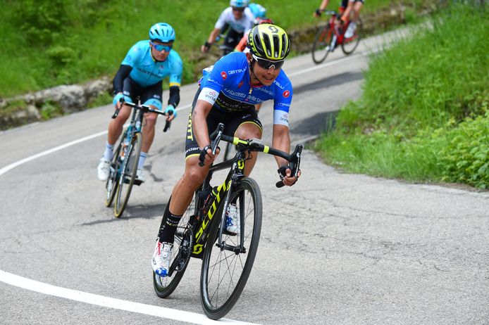 Chaves verloor bijna een half uur in de tiende Giro-rit en speelt geen rol meer in het klassement.