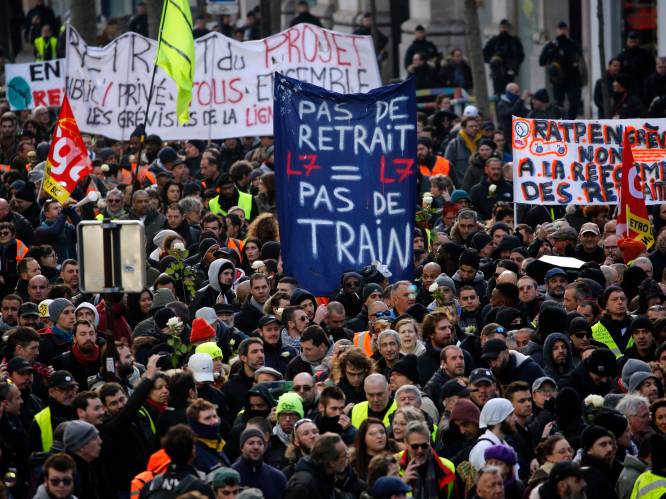 Opnieuw duizenden Parijzenaars op straat tegen pensioenhervormingen