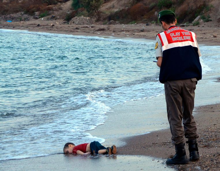 Aylan Kurdi (3) in 2015, verdronken op de vlucht uit Syrië.  Beeld AP