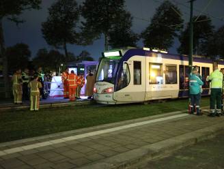 Drie tieners aangehouden na fatale aanrijding met tram in Den Haag, man (39) overleden