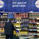 Britse supermarkten ontketenen prijzenoorlog in slag om verarmde klant