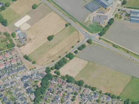 Woningen en bedrijventerreintje gepland ten noorden van dorp Hellendoorn: ‘Gemeente houdt regie in eigen hand’